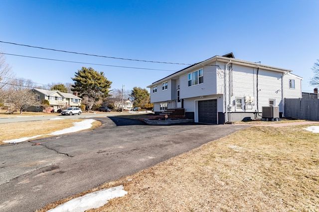 4 Virginia Ave, Brockton, MA 02302