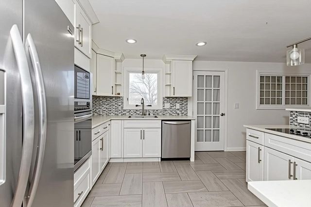 4 Virginia Ave, Brockton, MA 02302