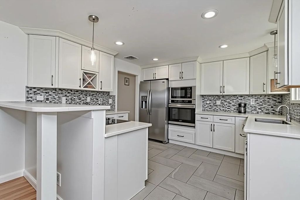 4 Virginia Ave, Brockton, MA 02302