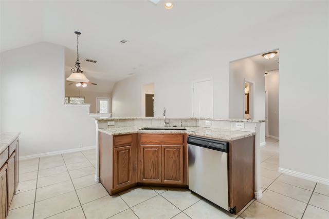 1208 Dover Heights Trail, Mansfield, TX 76063