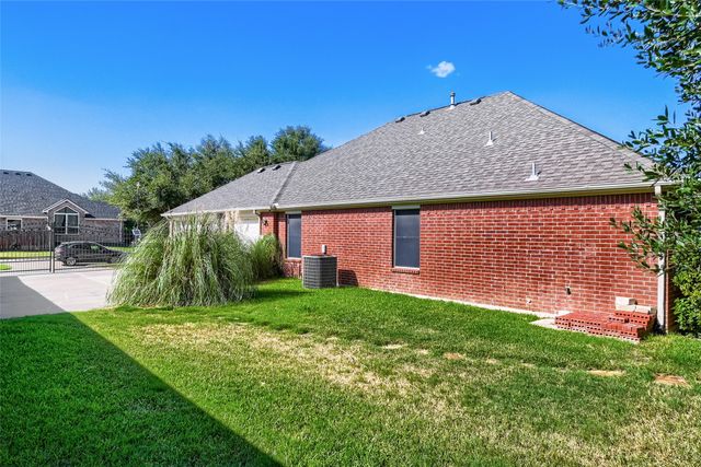 1208 Dover Heights Trail, Mansfield, TX 76063