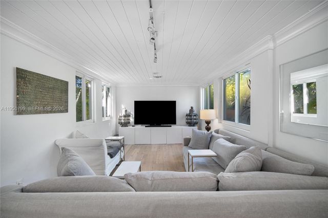 463 W 62nd Street, Miami Beach, FL 33140