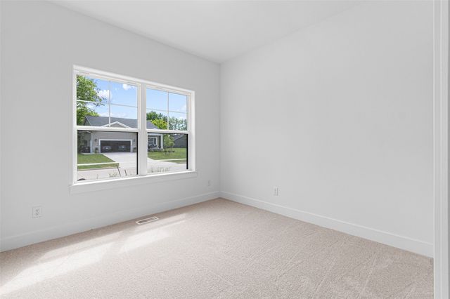 284 Pine Grove Lane, Iowa City, IA 52246
