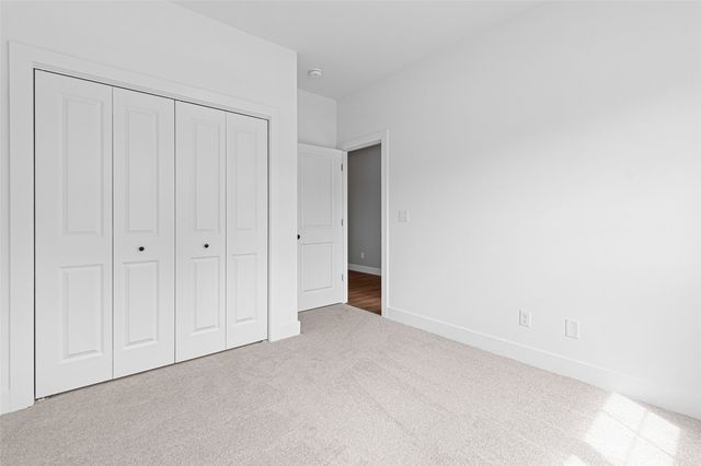 284 Pine Grove Lane, Iowa City, IA 52246