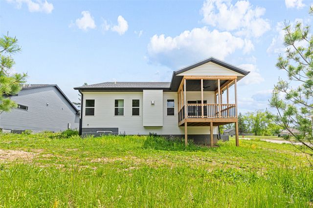 284 Pine Grove Lane, Iowa City, IA 52246