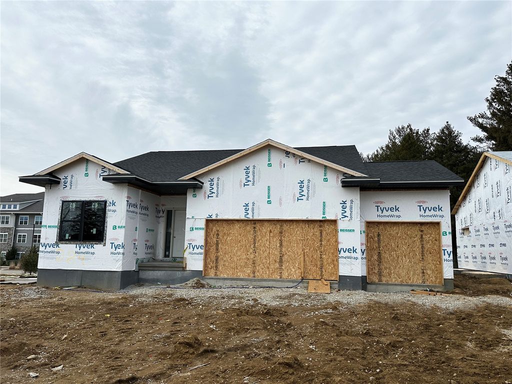 284 Pine Grove Lane, Iowa City, IA 52246