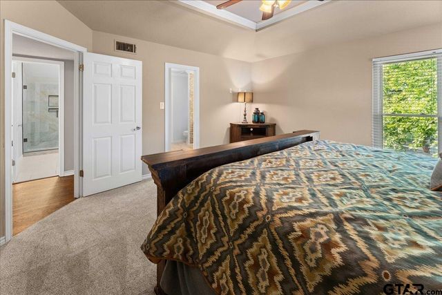 1408 E Lake Drive, Gladewater, TX 75647