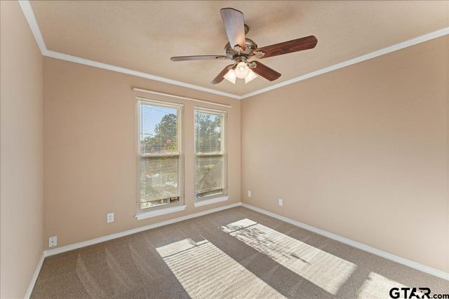 1408 E Lake Drive, Gladewater, TX 75647