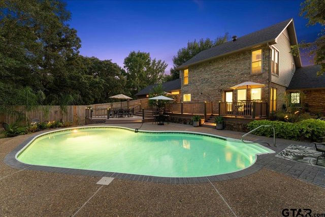 1408 E Lake Drive, Gladewater, TX 75647