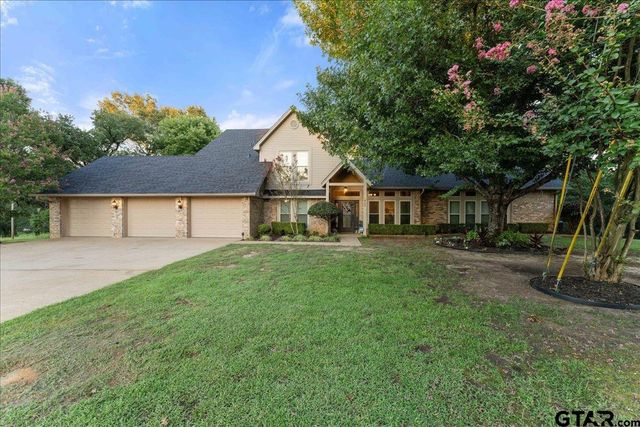 1408 E Lake Drive, Gladewater, TX 75647
