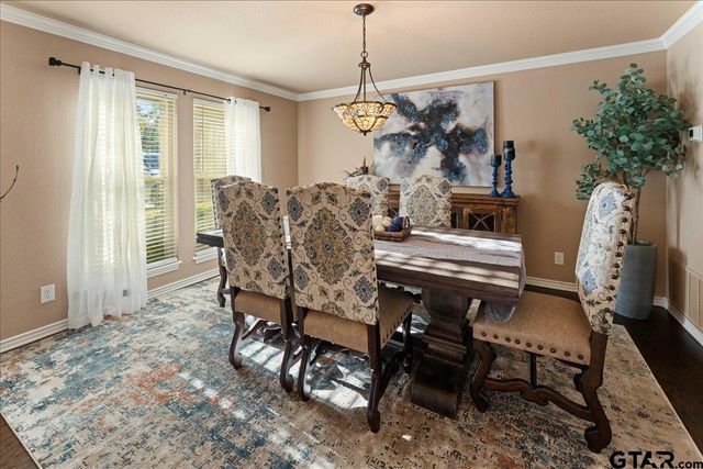 1408 E Lake Drive, Gladewater, TX 75647