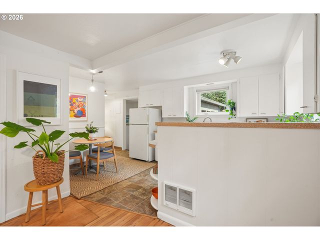 5616 Ne 50TH Ave, Portland, OR 97218
