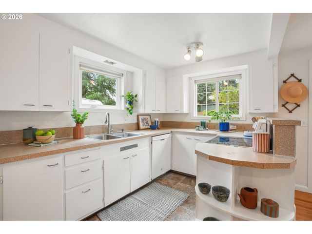 5616 Ne 50TH Ave, Portland, OR 97218