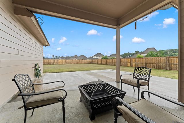 8735 Sandpiper Street, Denham Springs, LA 70706