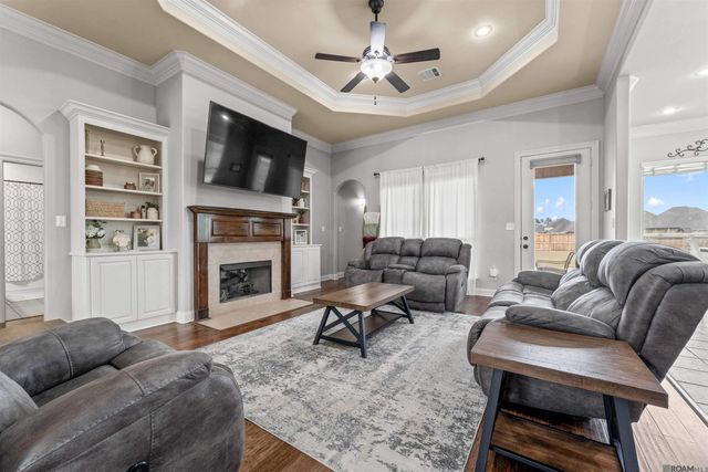 8735 Sandpiper Street, Denham Springs, LA 70706
