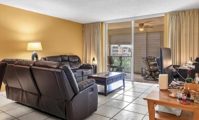 1024 SE 3rd Ave 304, Dania Beach, FL 33004