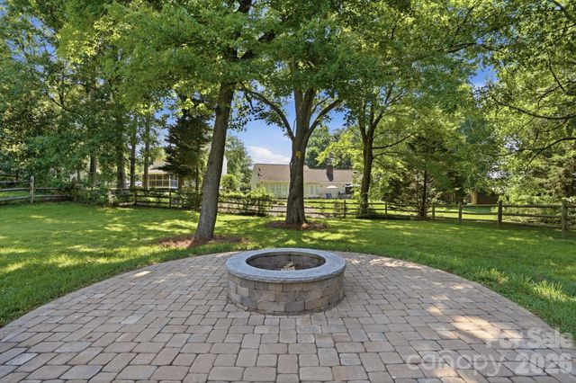 8917 Danson Drive, Charlotte, NC 28277