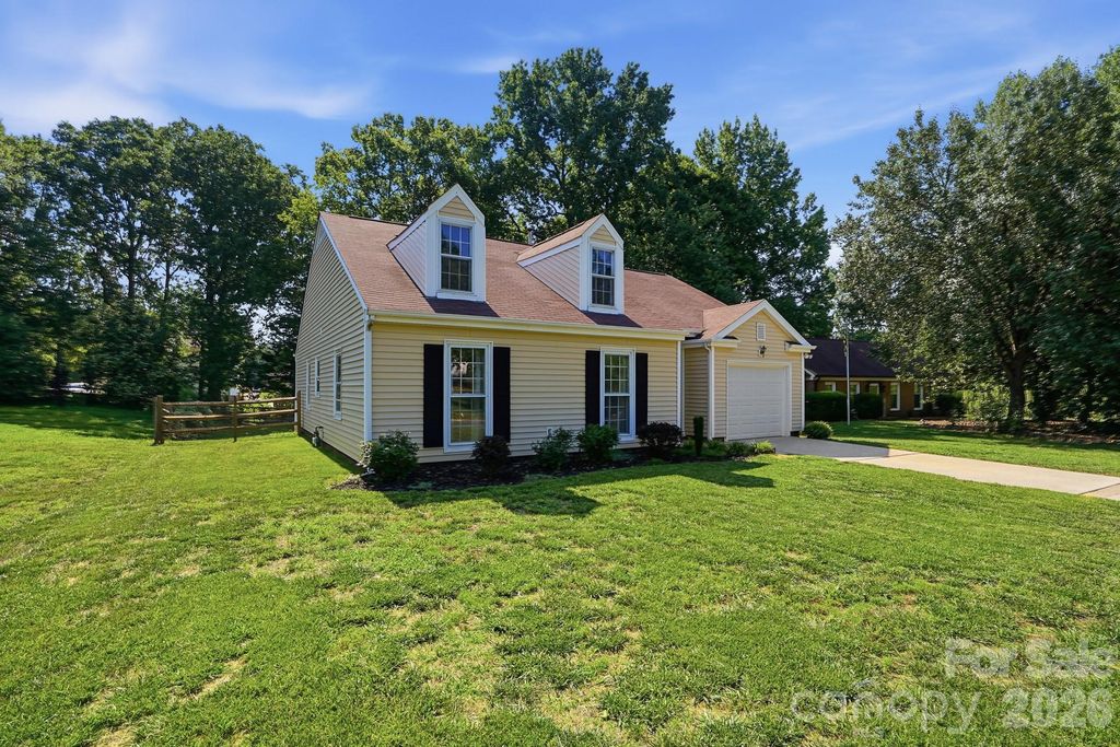 8917 Danson Drive, Charlotte, NC 28277