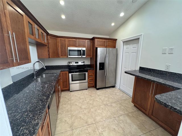 10019 SW 222nd St, Cutler Bay, FL 33190