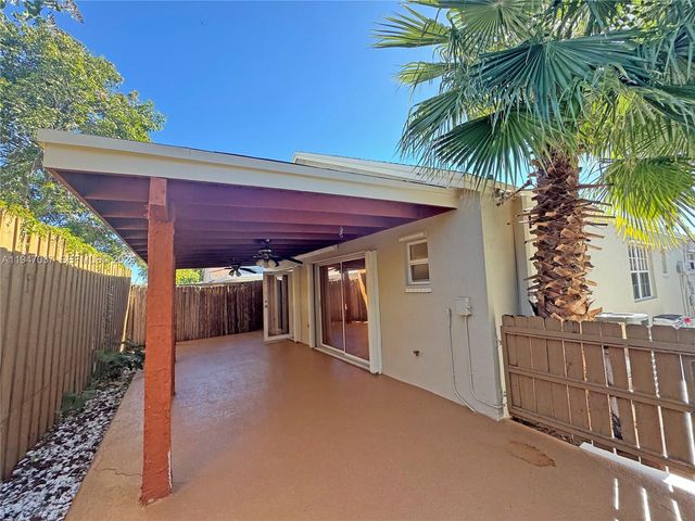 10019 SW 222nd St, Cutler Bay, FL 33190