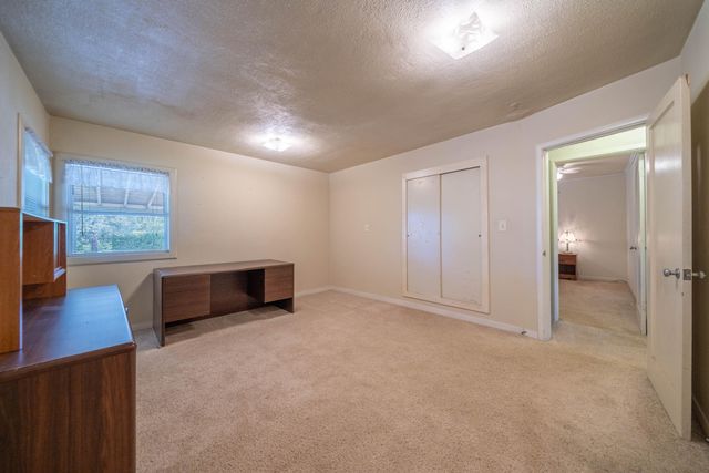 7071 Churn Creek Road, Redding, CA 96002