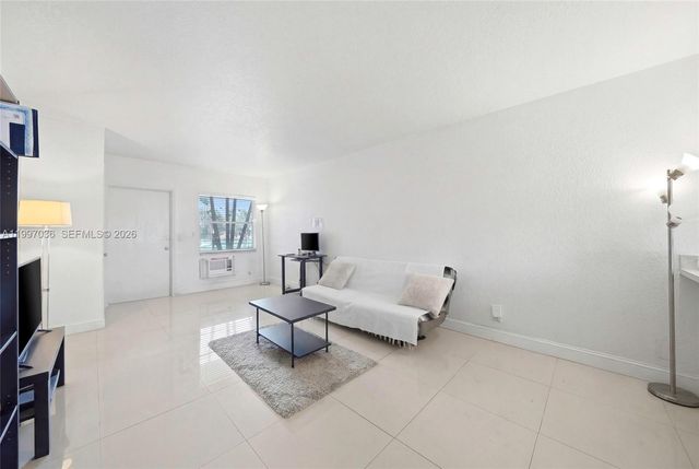 1100 NE 9th Ave 105, Fort Lauderdale, FL 33304