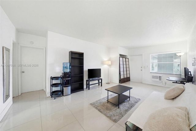 1100 NE 9th Ave 105, Fort Lauderdale, FL 33304