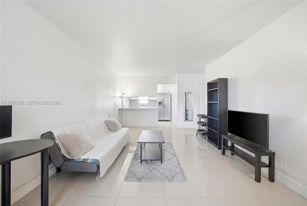 1100 NE 9th Ave 105, Fort Lauderdale, FL 33304