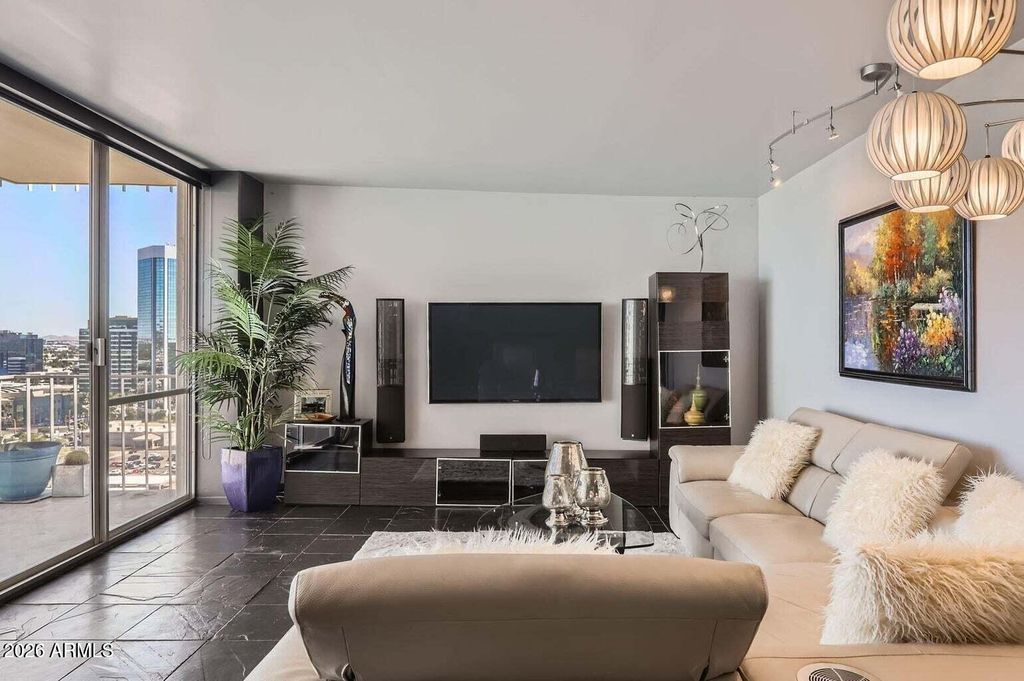 207 W CLARENDON Avenue G18, Phoenix, AZ 85013 — photo 2