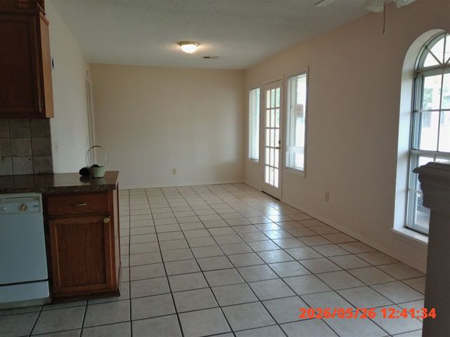 4829 SE Ellsworth Ave, Lawton, OK 73501