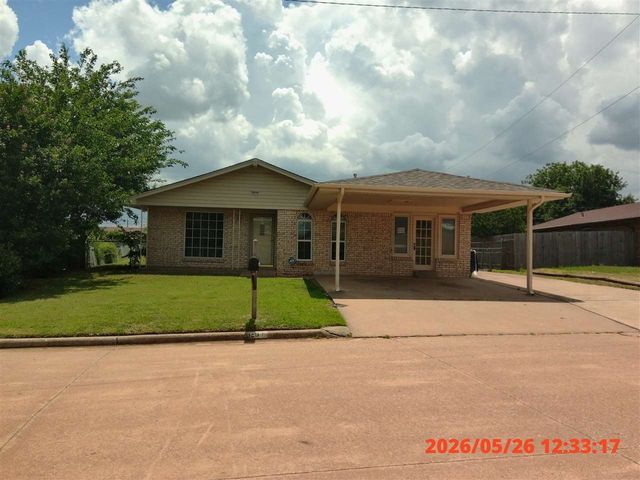 4829 SE Ellsworth Ave, Lawton, OK 73501