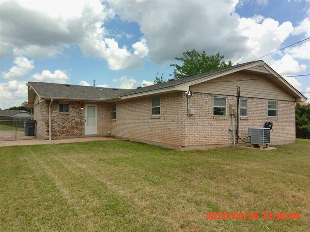 4829 SE Ellsworth Ave, Lawton, OK 73501