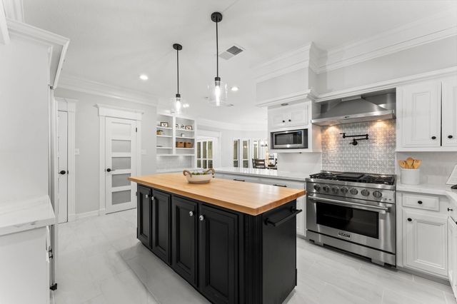 8911 Tranquil Park Drive, Spring, TX 77379