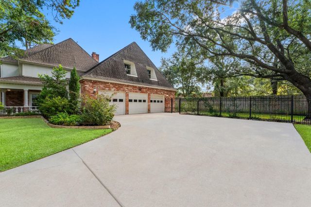 8911 Tranquil Park Drive, Spring, TX 77379