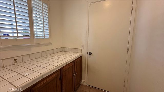 9931 Amestoy Avenue, Northridge, CA 91325