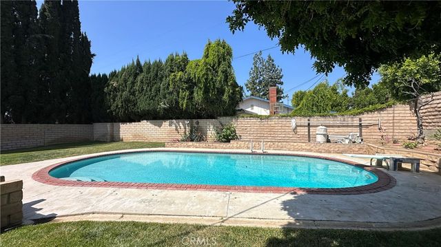 9931 Amestoy Avenue, Northridge, CA 91325