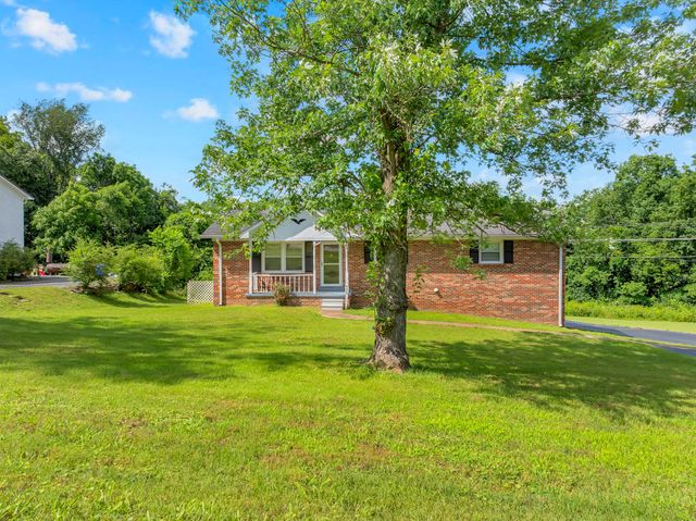308 Lake Dr, Columbia, TN 38401