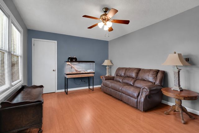 308 Lake Dr, Columbia, TN 38401