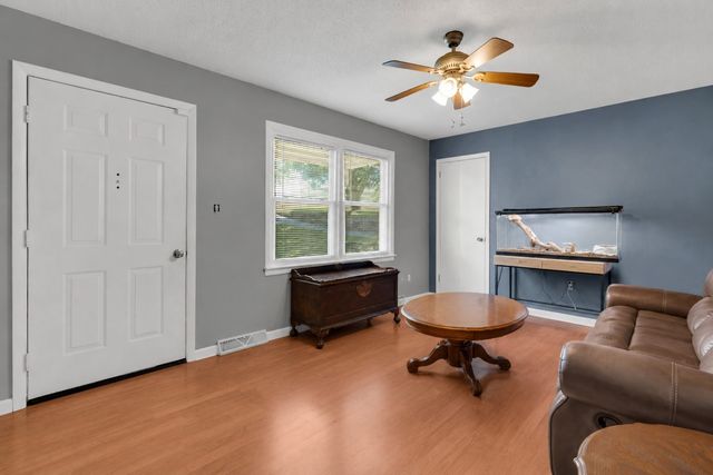 308 Lake Dr, Columbia, TN 38401