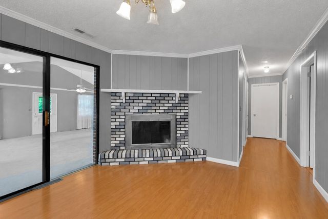 308 Lake Dr, Columbia, TN 38401