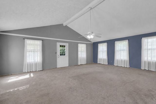 308 Lake Dr, Columbia, TN 38401
