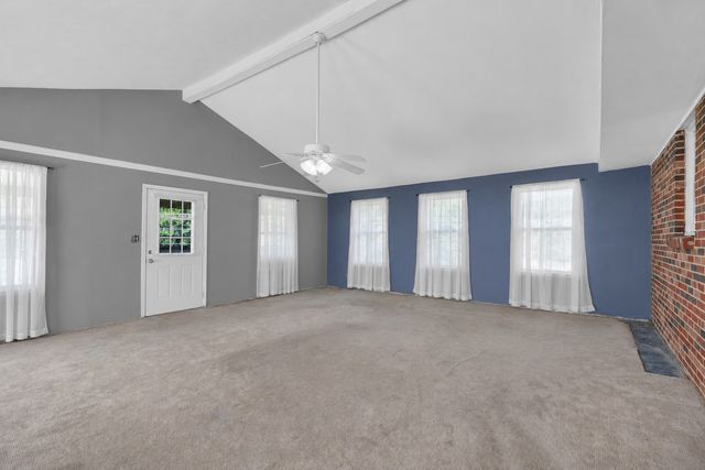 308 Lake Dr, Columbia, TN 38401
