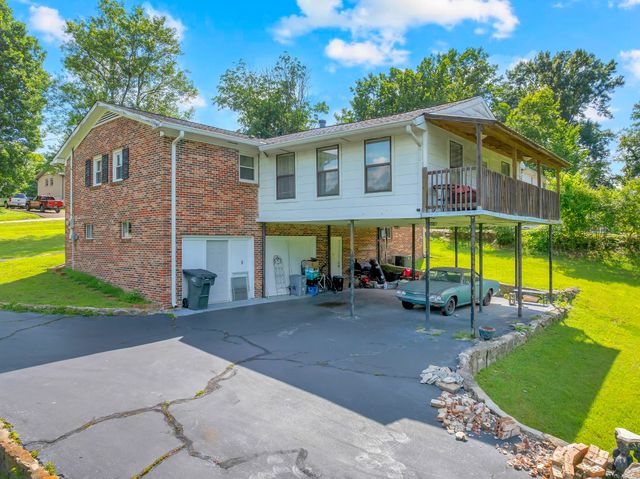 308 Lake Dr, Columbia, TN 38401