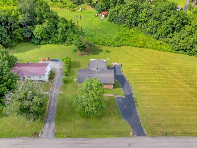 308 Lake Dr, Columbia, TN 38401