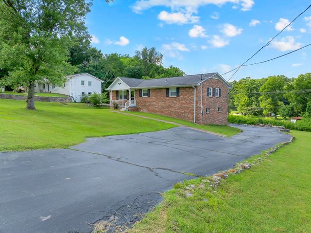 308 Lake Dr, Columbia, TN 38401
