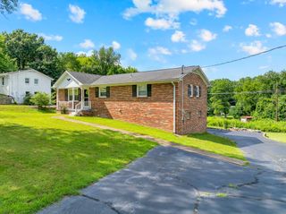 308 Lake Dr, Columbia, TN 38401