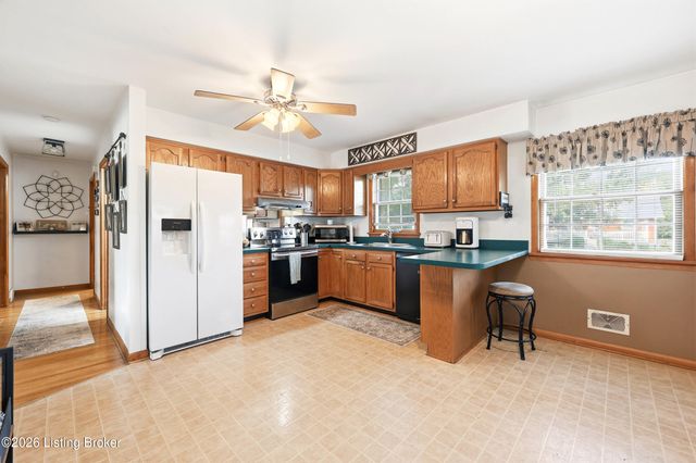 4302 Leaf Dr, Louisville, KY 40216