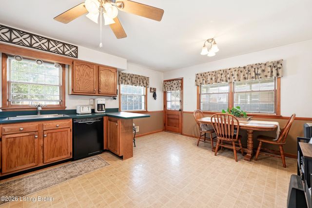 4302 Leaf Dr, Louisville, KY 40216
