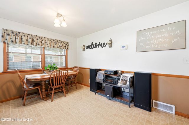 4302 Leaf Dr, Louisville, KY 40216