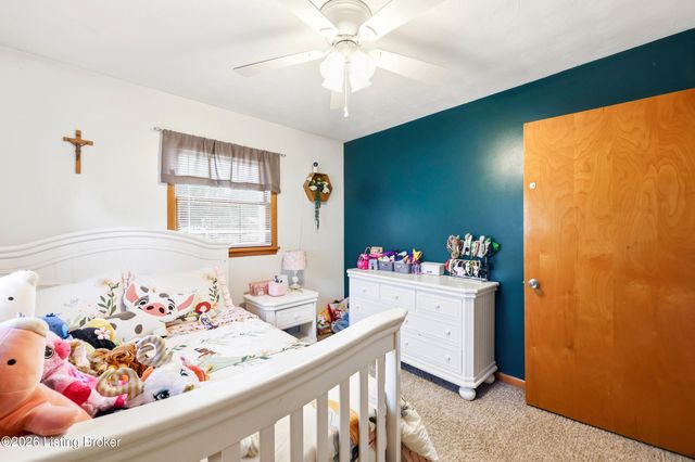 4302 Leaf Dr, Louisville, KY 40216